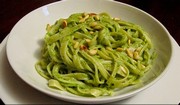 Pasta et pesto d'avocats