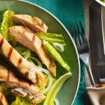 Salade de poulet à la crème, à l'avocat et basilic