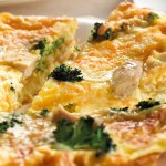 Frittata au poulet, brocoli et Cheddar