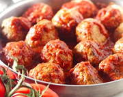 Boulettes de viande savoureuses, sauce aux canneberges