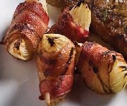 Brochettes d'oignons et bacon