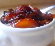 Chutney de mangue et de raisins secs