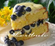 Gâteau moelleux aux amandes, aux agrumes et aux bleuets