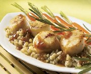 Sautéed scallops with maple sauce and barley pilaf