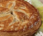 Pithiviers au lièvre et à la farce de bette à carde