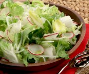 Salade d'endives avec des radis