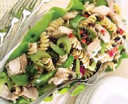 Salade de pâtes au poulet et aux amélanches