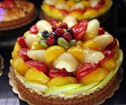 Tarte colorée aux fruits frais