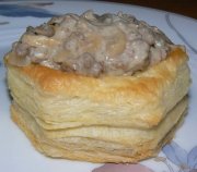 Vol-au-vent de boeuf haché à la stroganoff